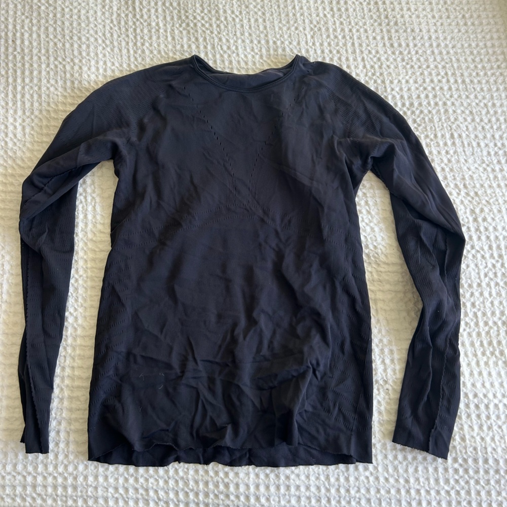 Lululemon Navy Long-Sleeve Lightweight Seamless Tee